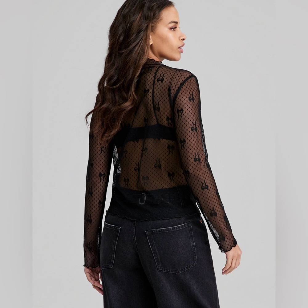 NWT! Women's Bow-Motif Lace Mock Neck Top - Picture 2 of 5